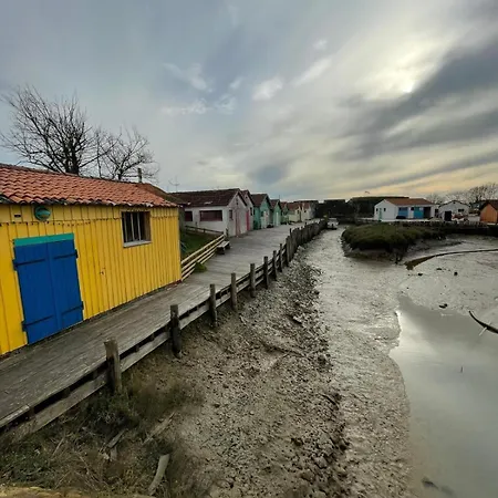 Maison Bord De Holiday home *